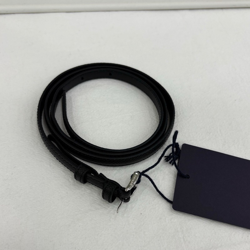 Prada 細皮帶 1cm寬 黑色銀扣 全新 配裙子 大衣都非常精緻大方 全長96cm-0