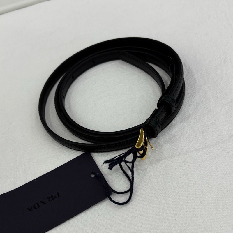 Prada 細皮帶 1cm寬 黑色金扣 配裙子 大衣都非常精緻大方 size：85cm 全長110cm-1