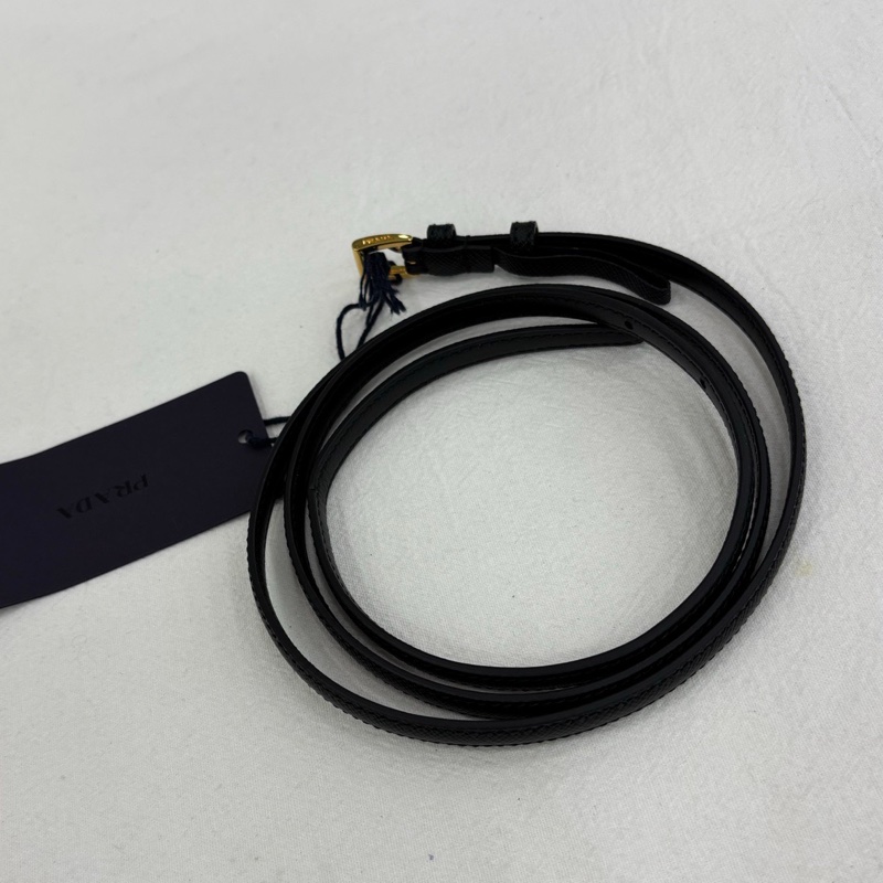 Prada 細皮帶 1cm寬 黑色金扣 配裙子 大衣都非常精緻大方 size：85cm 全長110cm-2