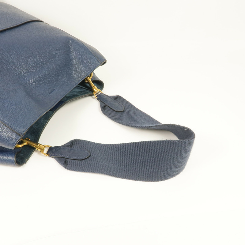 CELINE 牛皮皮革Sangle Large Bucket Bag金扣肩背袋-4