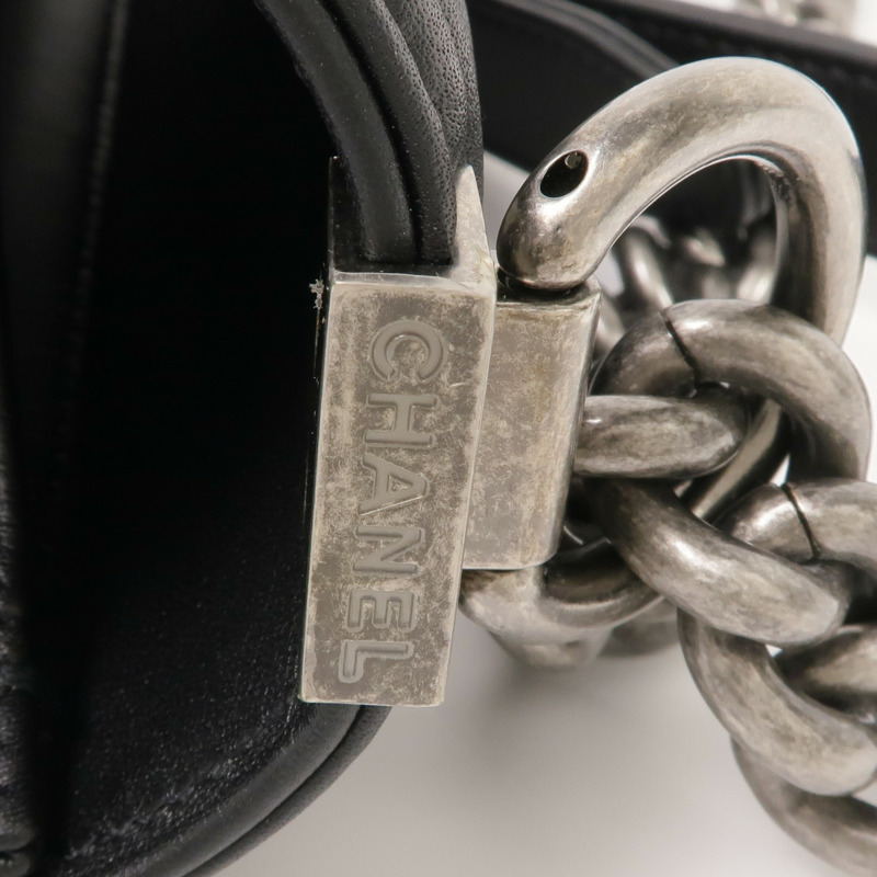 CHANEL 牛皮皮革Boy 25銀扣鏈帶肩背袋-9