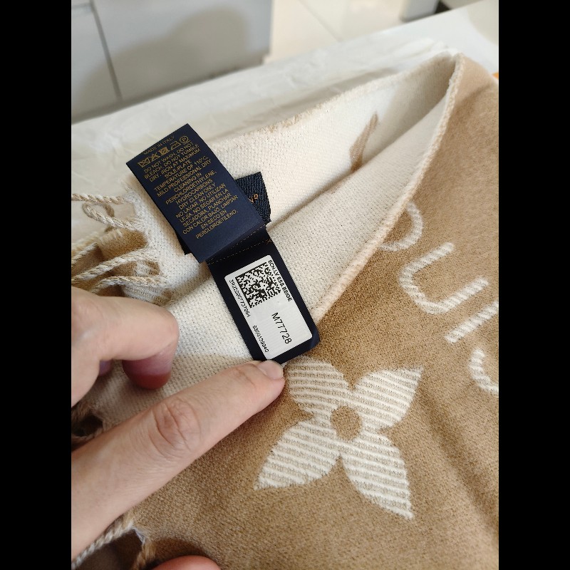 全新奶茶色LV羊毛圍巾-6