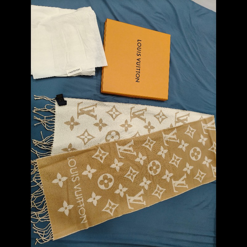 全新奶茶色LV羊毛圍巾-9