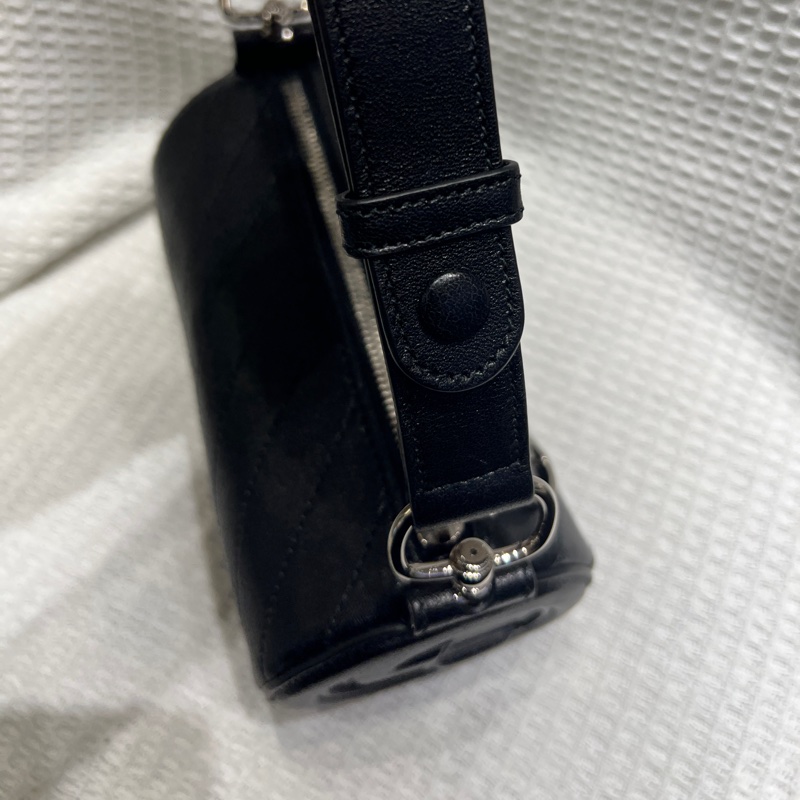 Gucci黑色圓筒手提肩背包-7