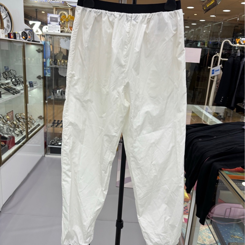 Miumiu繆繆小標logo拉鍊休閒褲，38碼-1