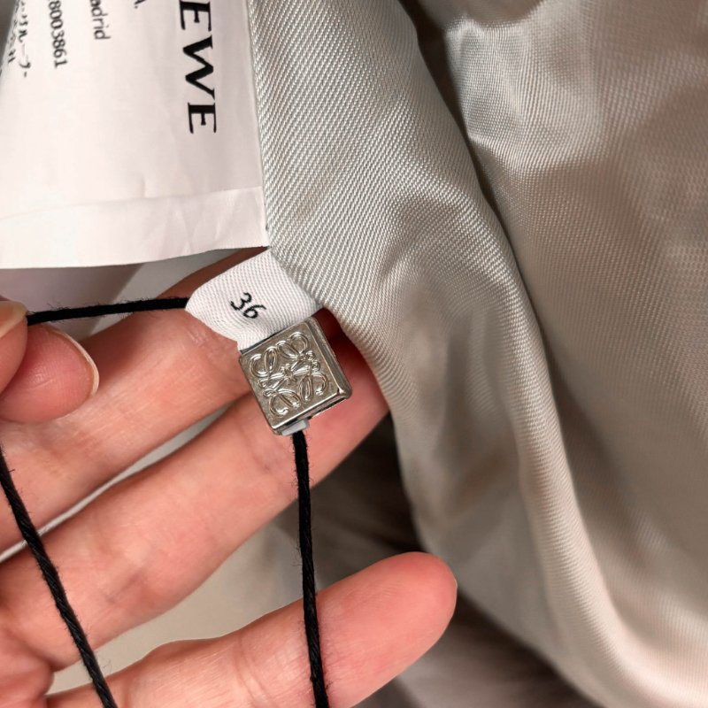 ::LOEWE::  羅意威 灰色秋冬羔羊皮草外套 36號-23