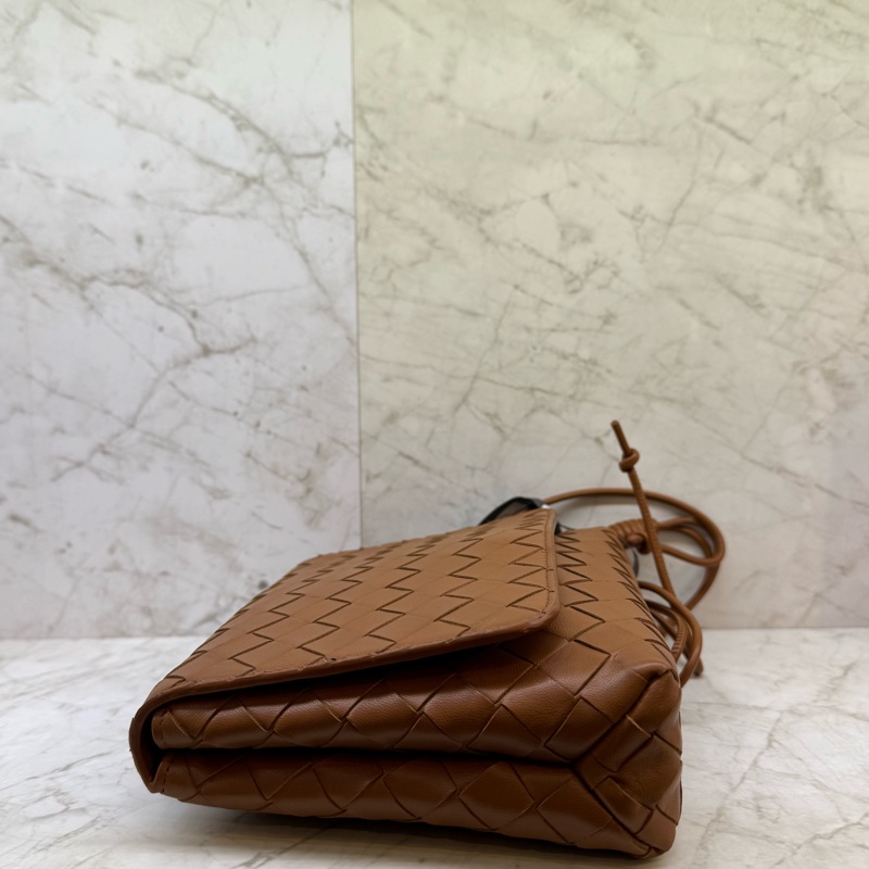 BV金棕色大編織翻蓋包-1