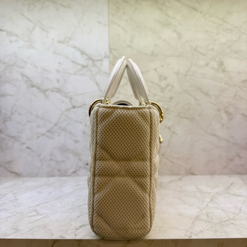 DIOR白色菱格紋橫式黛妃包-3