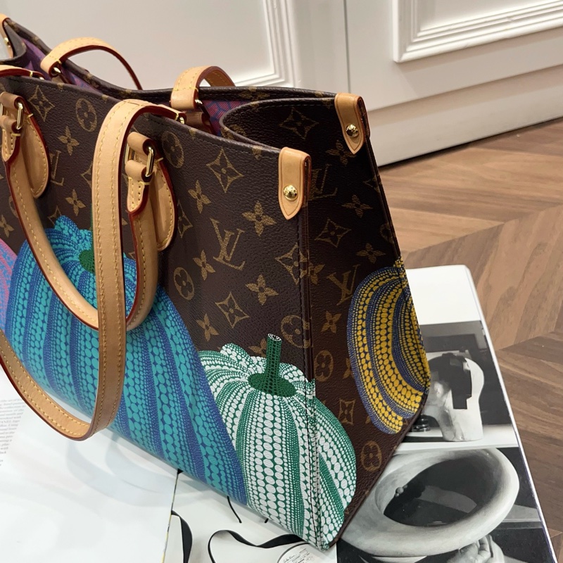 LV 23年秀款限定 草間彌生聯名款 on the go中號約35x27 夢幻南瓜稀有款托特包-3