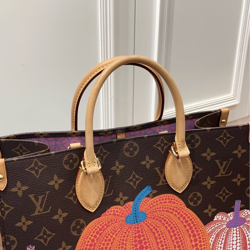 LV 23年秀款限定 草間彌生聯名款 on the go中號約35x27 夢幻南瓜稀有款托特包-6