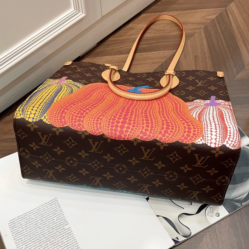 LV 23年秀款限定 草間彌生聯名款 on the go中號約35x27 夢幻南瓜稀有款托特包-7