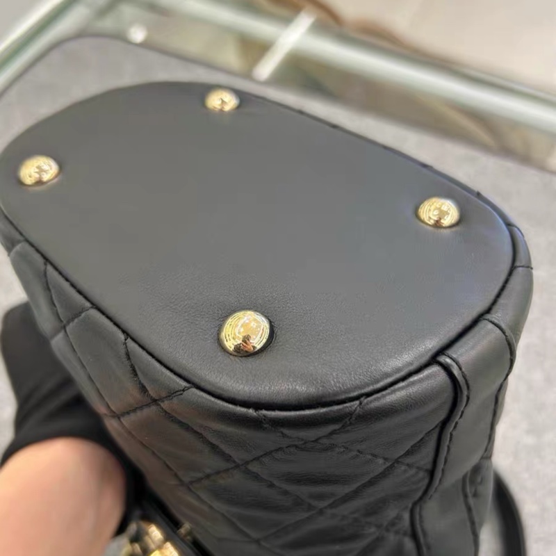 Chanel 香奈兒黑金 薯條包 水桶包-2