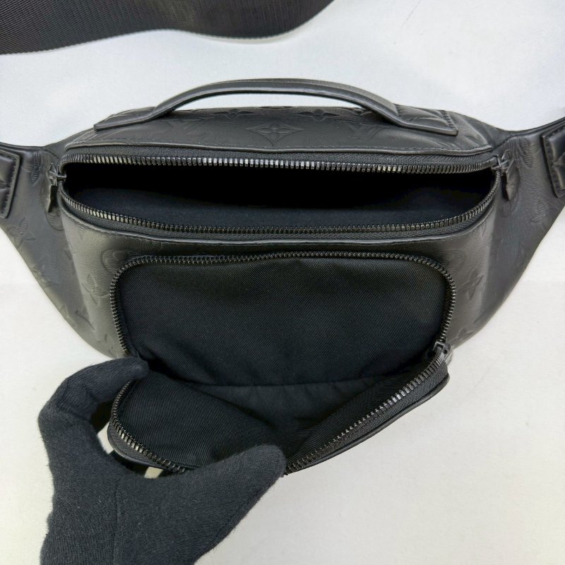 LV Rush牛皮壓紋胸包-5