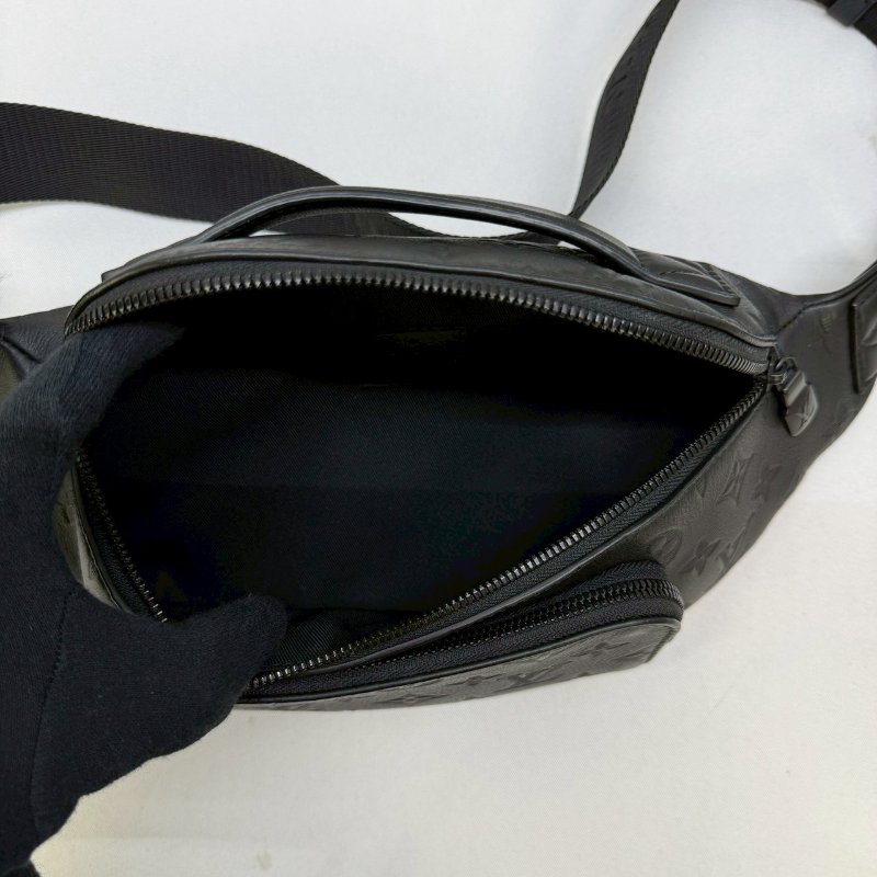 LV Rush牛皮壓紋胸包-4