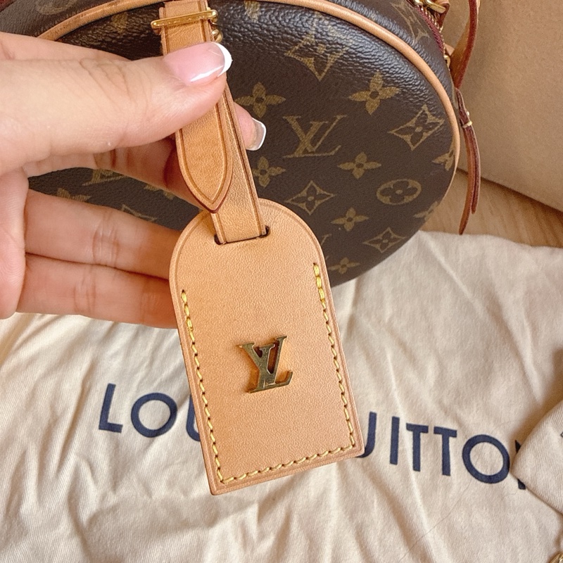 LV大圓餅包 斜肩軟圓餅包-3