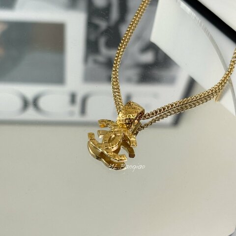 Chanel金色雙C coco crush花紋項鍊