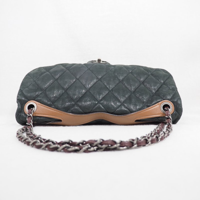 CHANEL "In the Mix" flap bag 37cm-5
