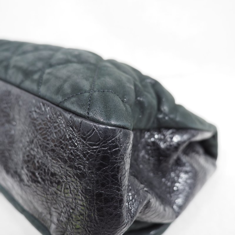 CHANEL "In the Mix" flap bag 37cm-10