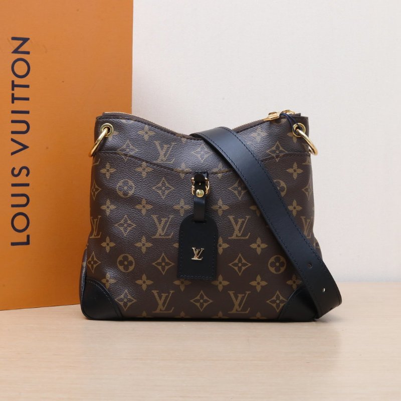 LOUIS VUITTON Odeon單肩斜挎牛角包小號24黑色PVC金扣晶片肩背包-0