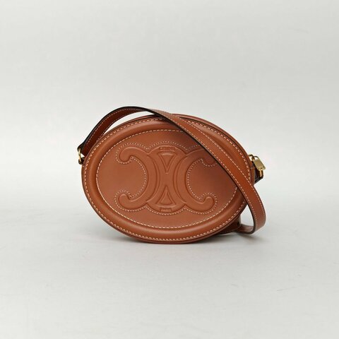 CELINE 凱旋門浮雕月餅包小號16肩帶款焦糖色牛皮金扣肩背包