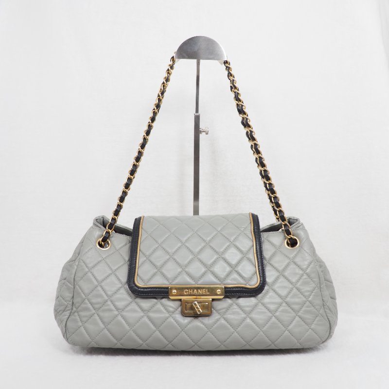 CHANEL 灰色鏈條餃子包-0