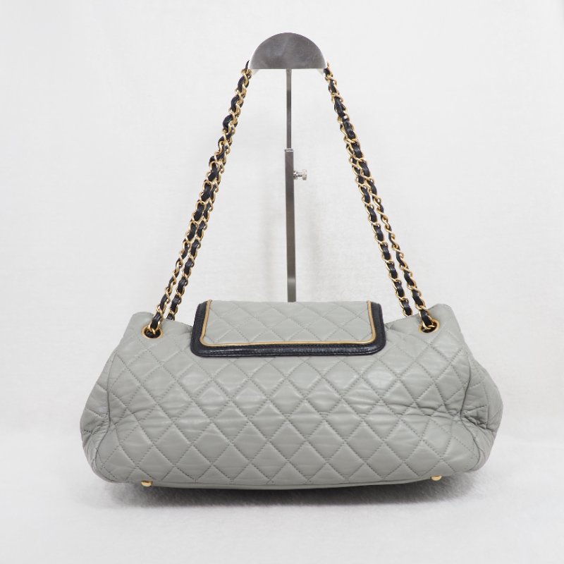 CHANEL 灰色鏈條餃子包-1