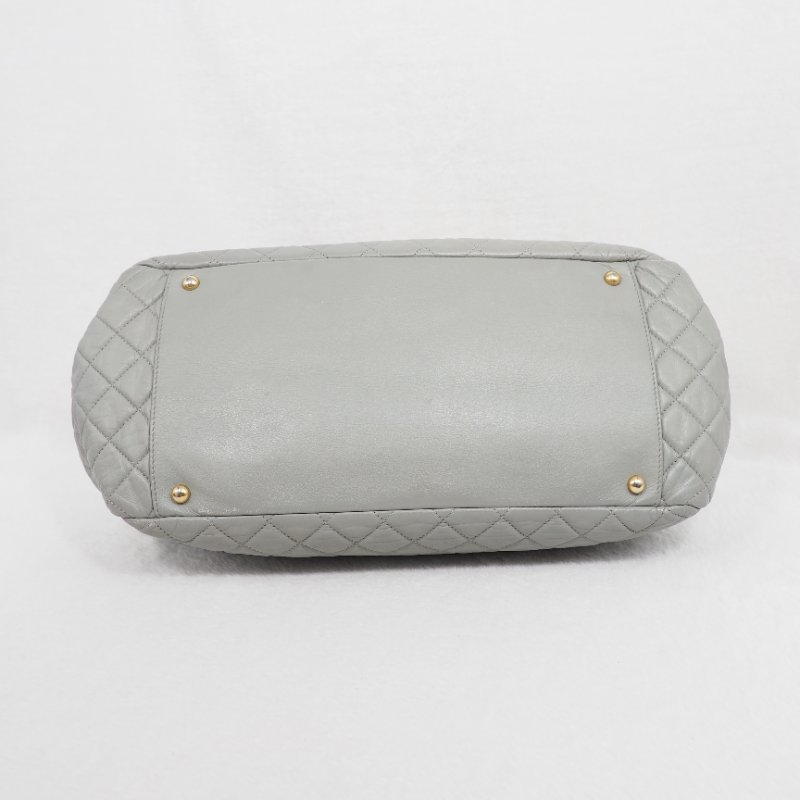 CHANEL 灰色鏈條餃子包-5