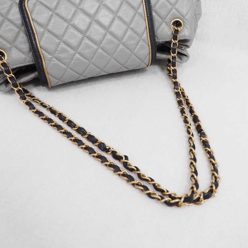 CHANEL 灰色鏈條餃子包-12