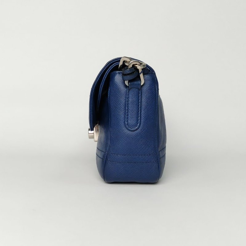 PRADA 藍色牛皮老款十字紋斜挎包肩背包-1