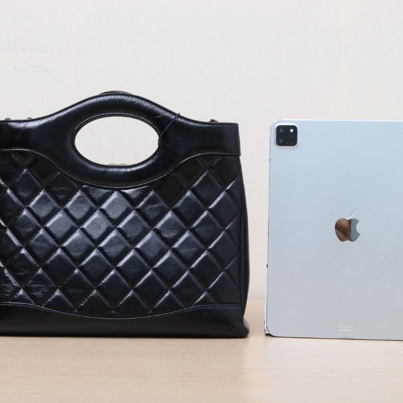 CHANEL 31Bag小號方版30黑色羊皮晶片開金扣肩背包-4