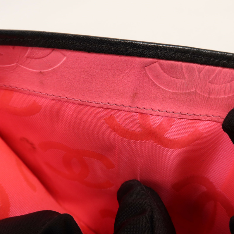 CHANEL 牛皮皮革Cambon Wallet銀扣錢包-16