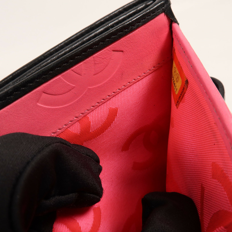 CHANEL 牛皮皮革Cambon Wallet銀扣錢包-17