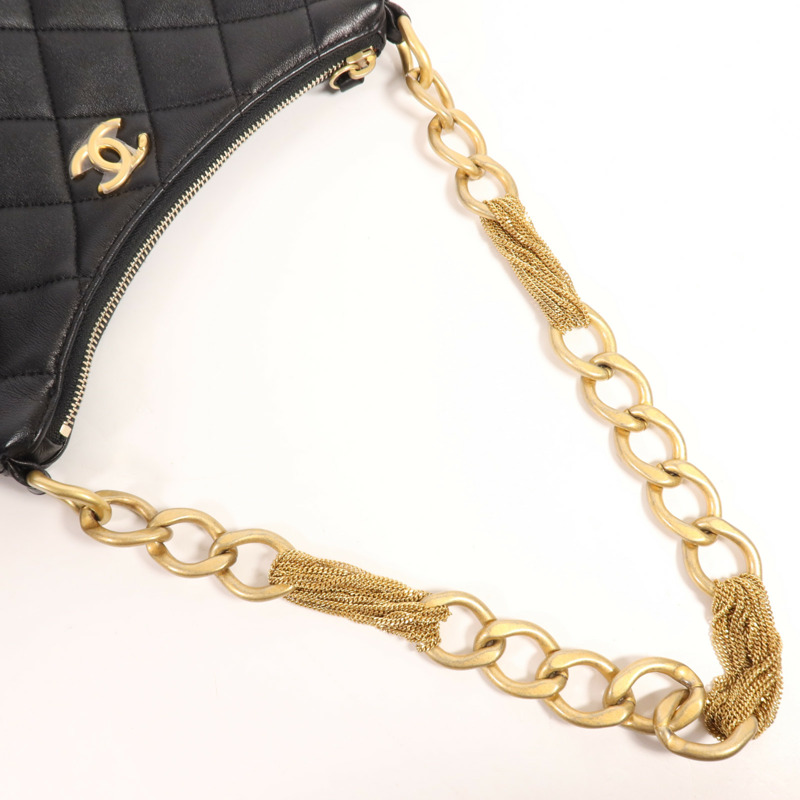 CHANEL 牛皮皮革Hobo金扣鏈帶肩背袋-4