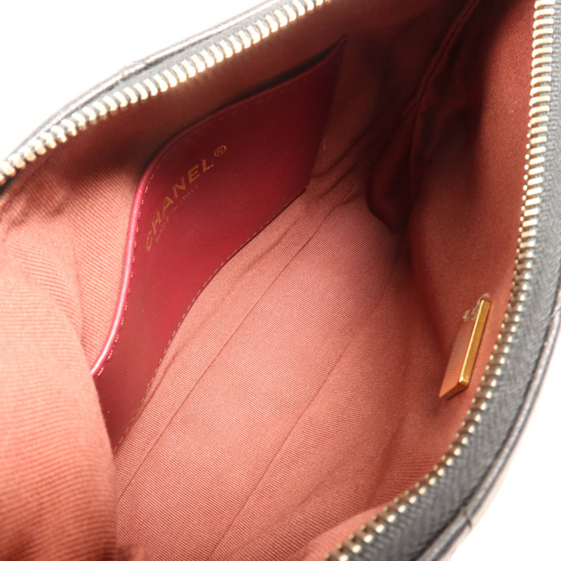 CHANEL 牛皮皮革Hobo金扣鏈帶肩背袋-9