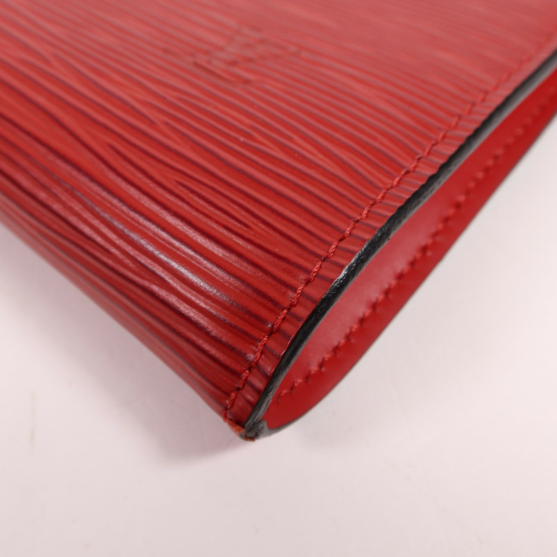 LOUIS VUITTON Epi Pochette Accessories金扣手挽袋-5