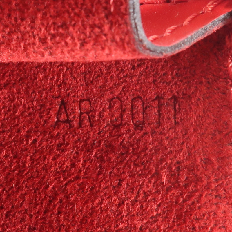 LOUIS VUITTON Epi Pochette Accessories金扣手挽袋-11