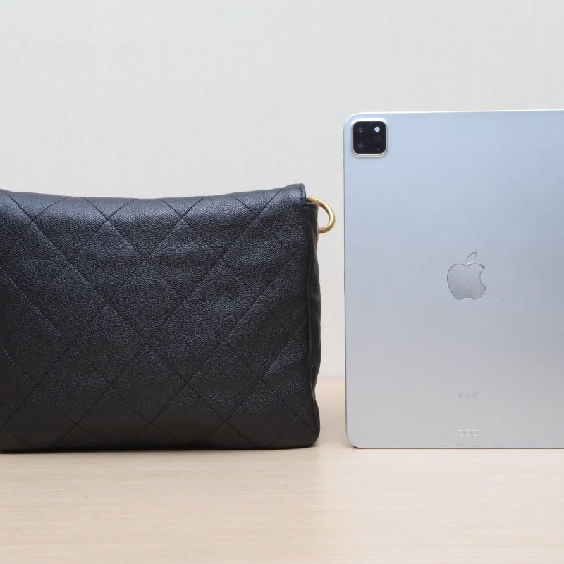 CHANEL Suppletwins24P嬉皮Hobo郵差包小號24.5黑色荔枝牛皮晶片開金扣肩背包-4