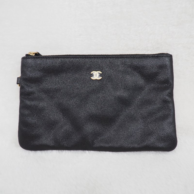 CHANEL 22 黑荔枝皮金扣中號-13