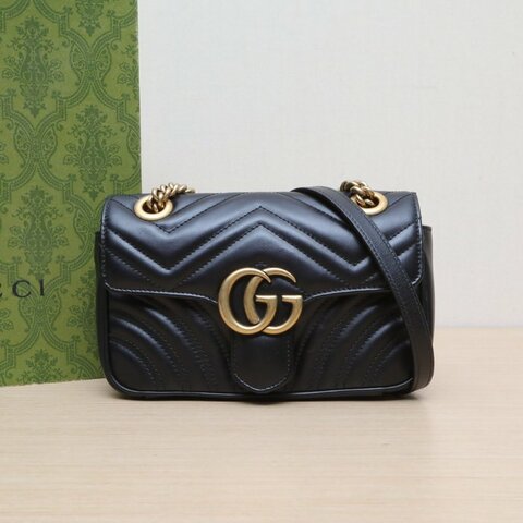 GUCCI GGMarmont肩背包Mini22黑色牛皮金扣肩背包