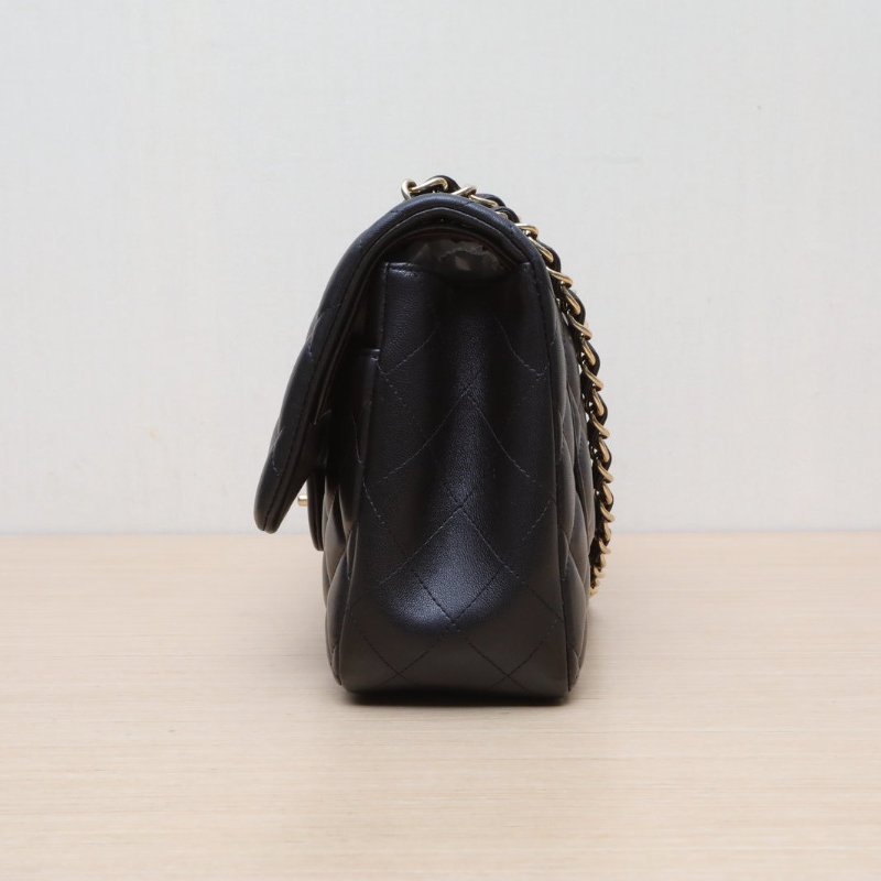 CHANEL CF口蓋包JUMBO30黑色羊皮15開金扣肩背包-2