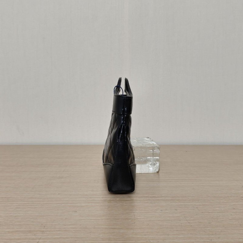 CHANEL 31BagNano橫版20.5黑色羊皮鐳射標金扣肩背包-3