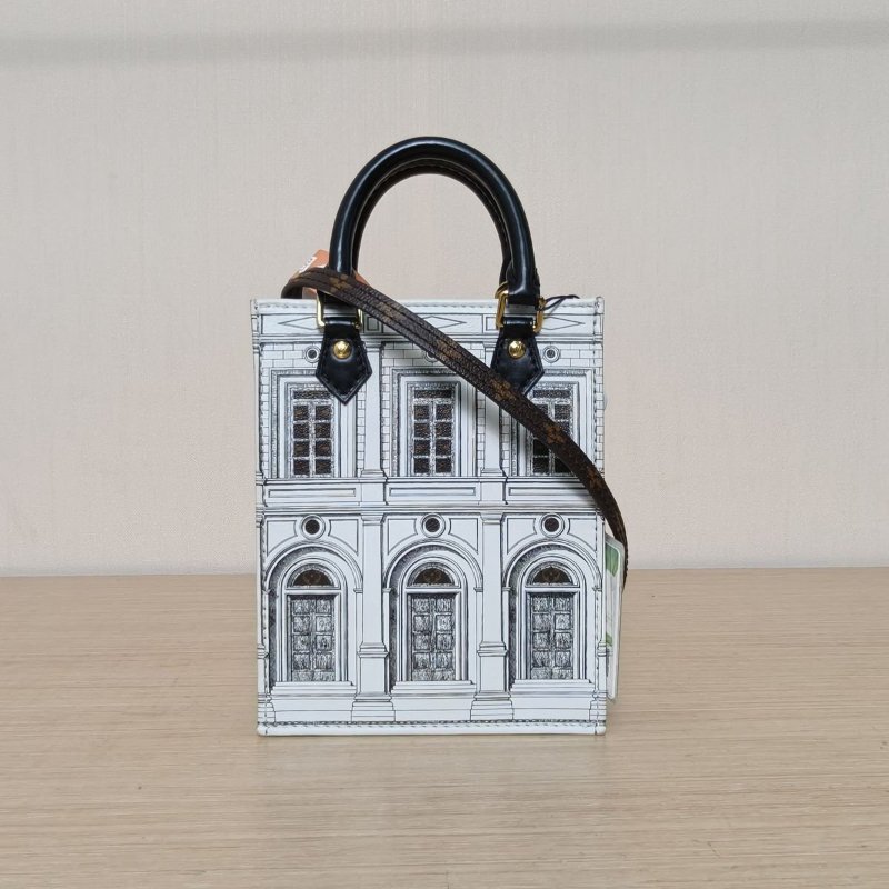 LOUIS VUITTON PETITSACPLAT琴譜包14白色PVC晶片小房子肩背包-0