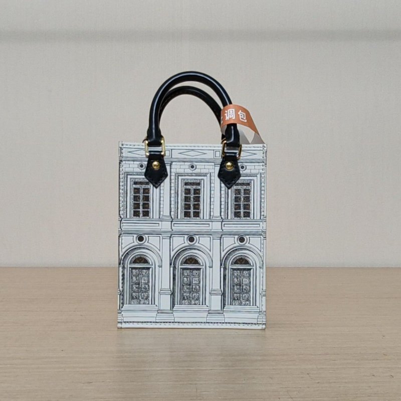 LOUIS VUITTON PETITSACPLAT琴譜包14白色PVC晶片小房子肩背包-2