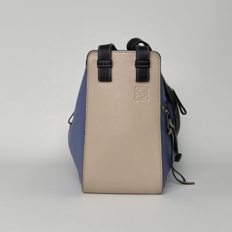 LOEWE Hammock吊床包小號拼色牛皮銀扣肩背包-1