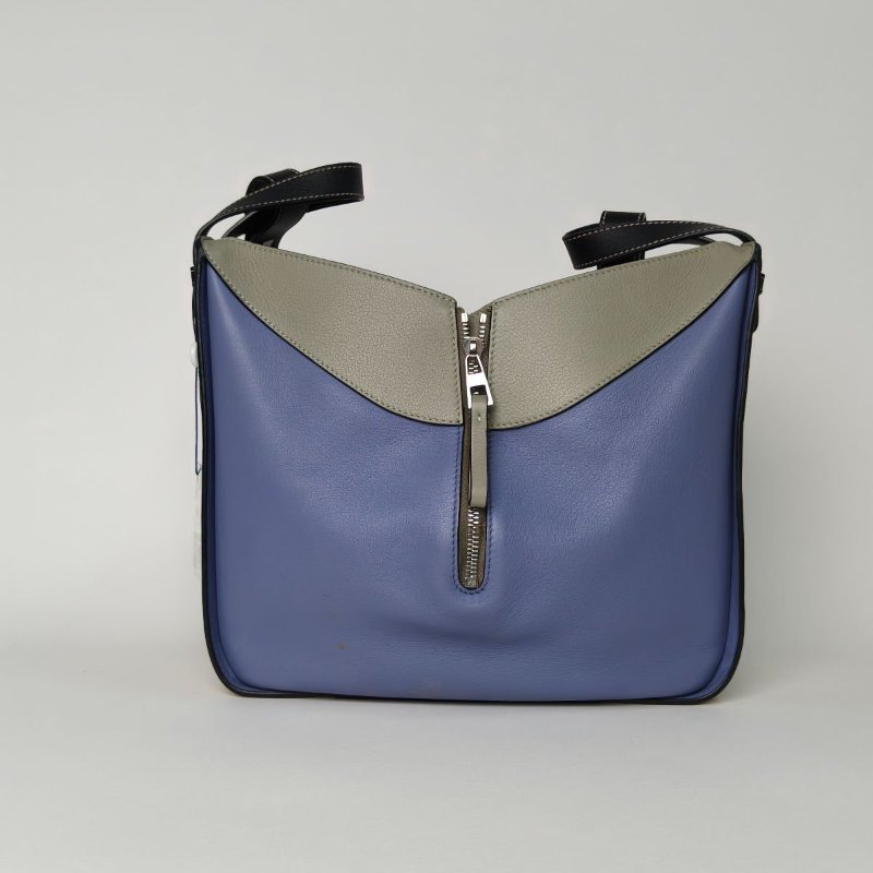 LOEWE Hammock吊床包小號拼色牛皮銀扣肩背包-3