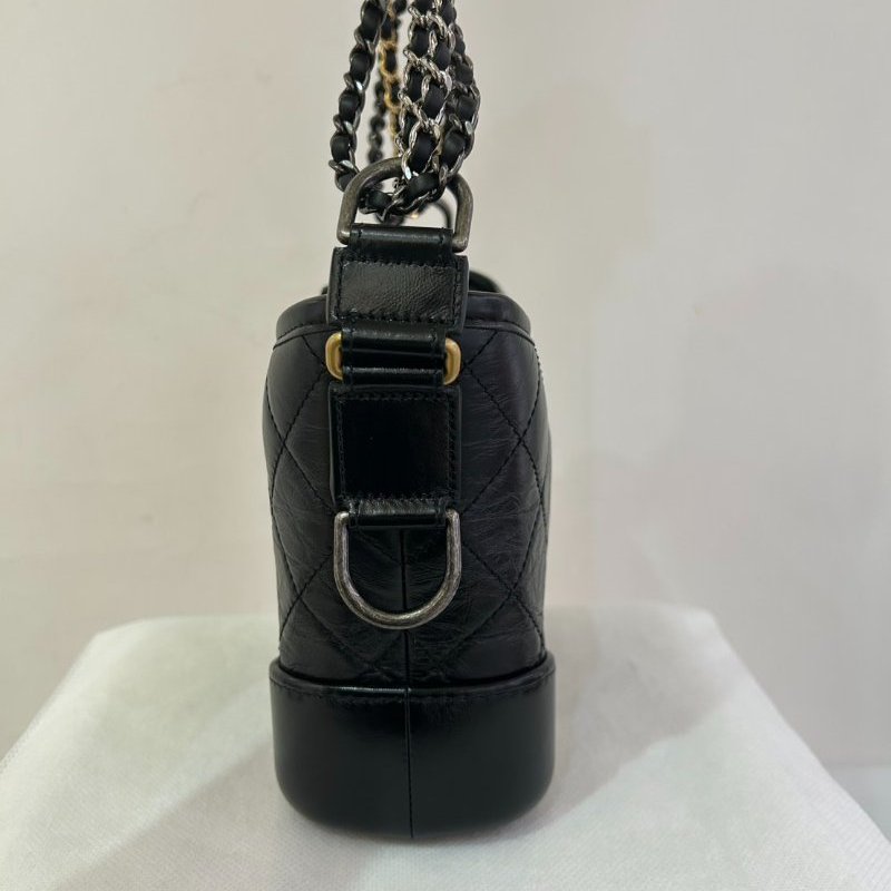 CHANEL黑金流浪包-小-1