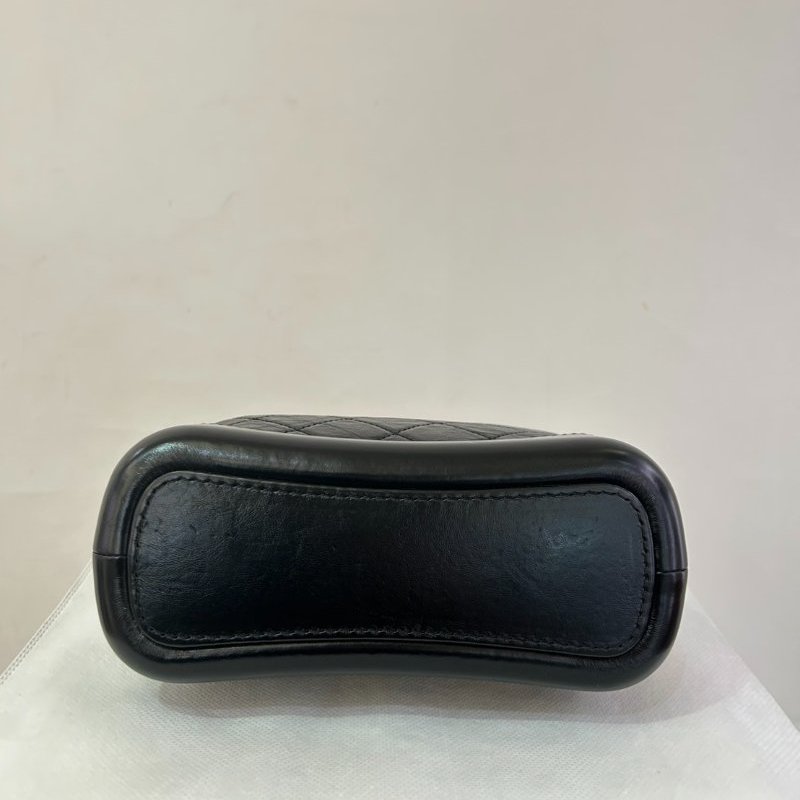 CHANEL黑金流浪包-小-4