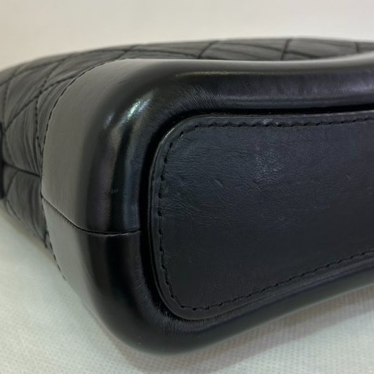 CHANEL黑金流浪包-小-5