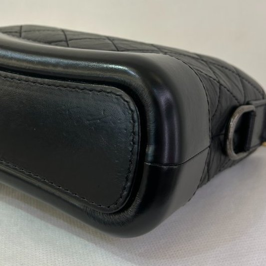 CHANEL黑金流浪包-小-6