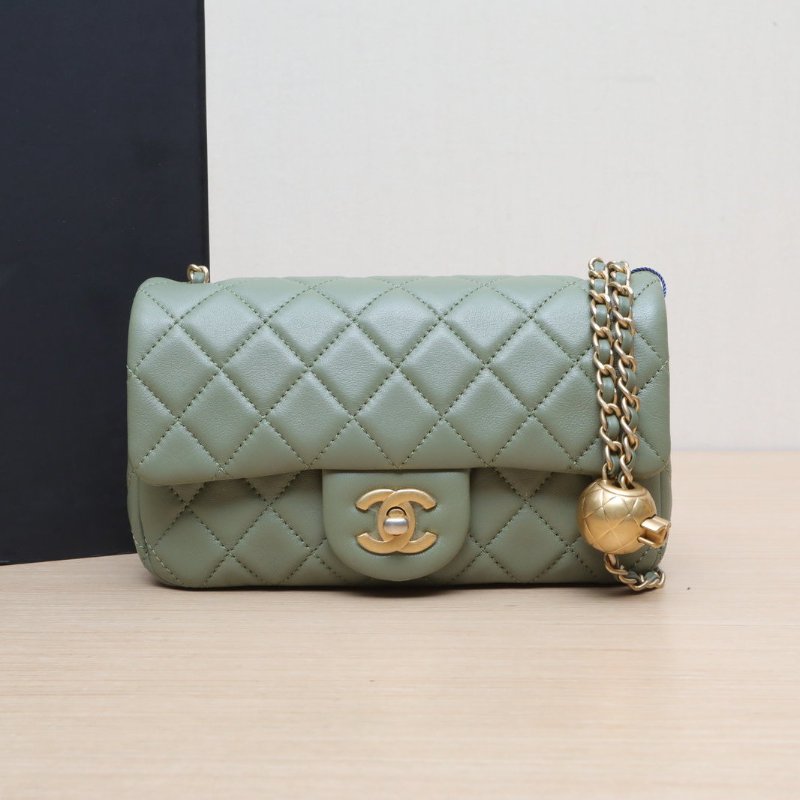 CHANEL CF口蓋包大Mini20綠色羊皮晶片開金扣金球調節扣肩帶肩背包-0